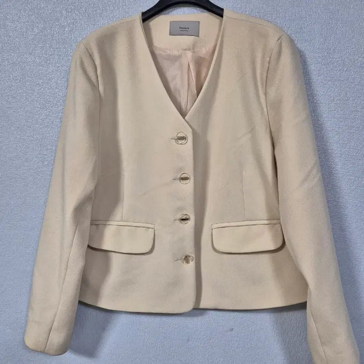 [BUNJANG] Demure Cropped V-Neck Jacket / Demure 크롭 브이넥 간절기쟈켓 66