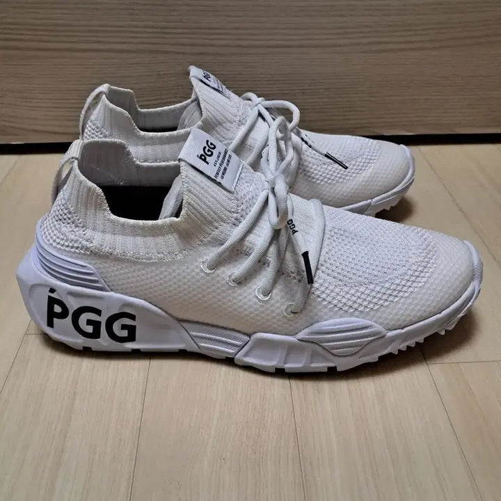 [SOLD OUT] 파리게이츠 PGG 시그니쳐 기능성 골프화. 사이즈 245