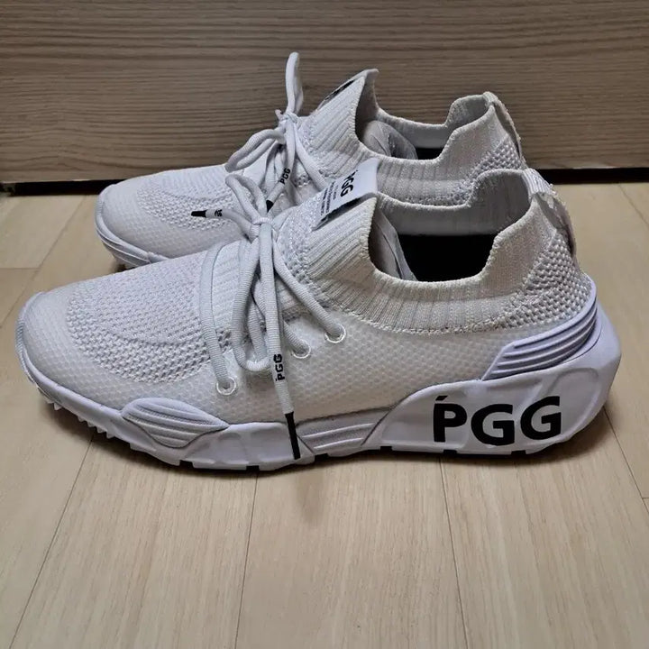[SOLD OUT] 파리게이츠 PGG 시그니쳐 기능성 골프화. 사이즈 245