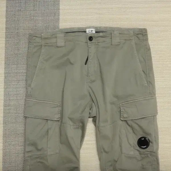 [BUNJANG] CP Company Lens Stretch Satin Cargo Pants 32-33 inch / (32-33인치) 씨피 컴퍼니 렌즈 스트레치 새틴 카고 바지