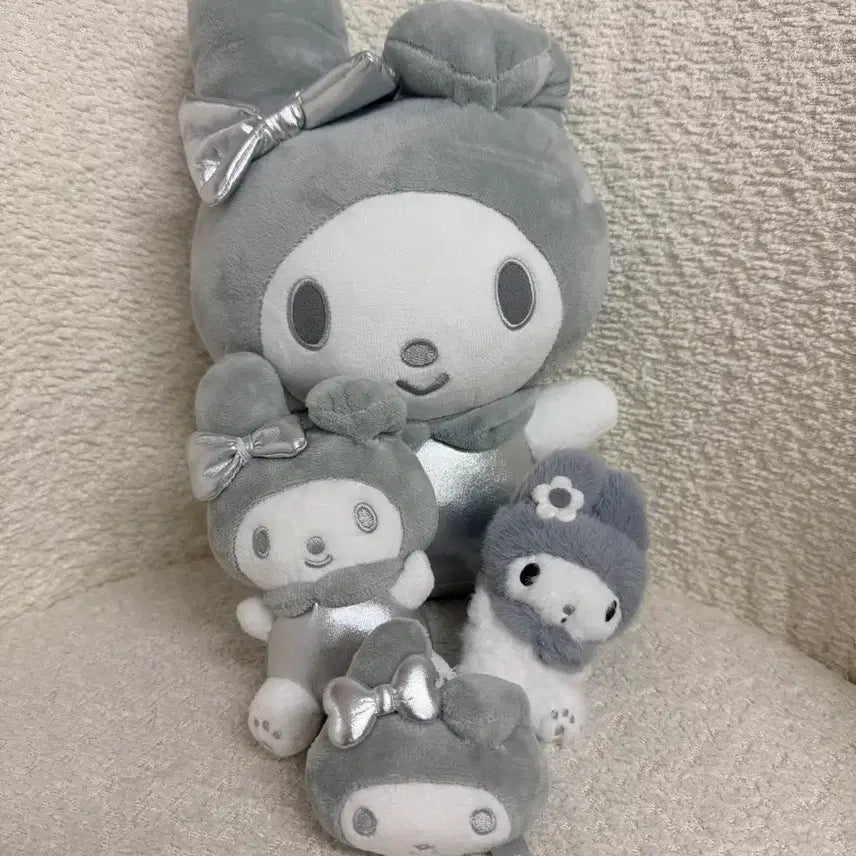 [BUNJANG] Sanrio My Melody Silver Doll Set / 마이멜로디 산리오 실버 인형 세트