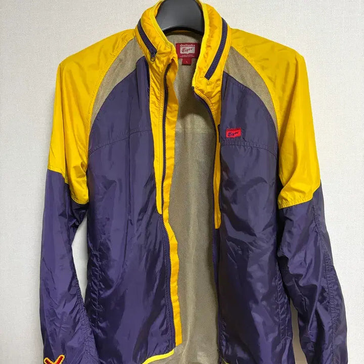 [BUNJANG] Onitsuka Tiger Windbreaker Jacket / 오나츠카 타이거 바람막이 점퍼