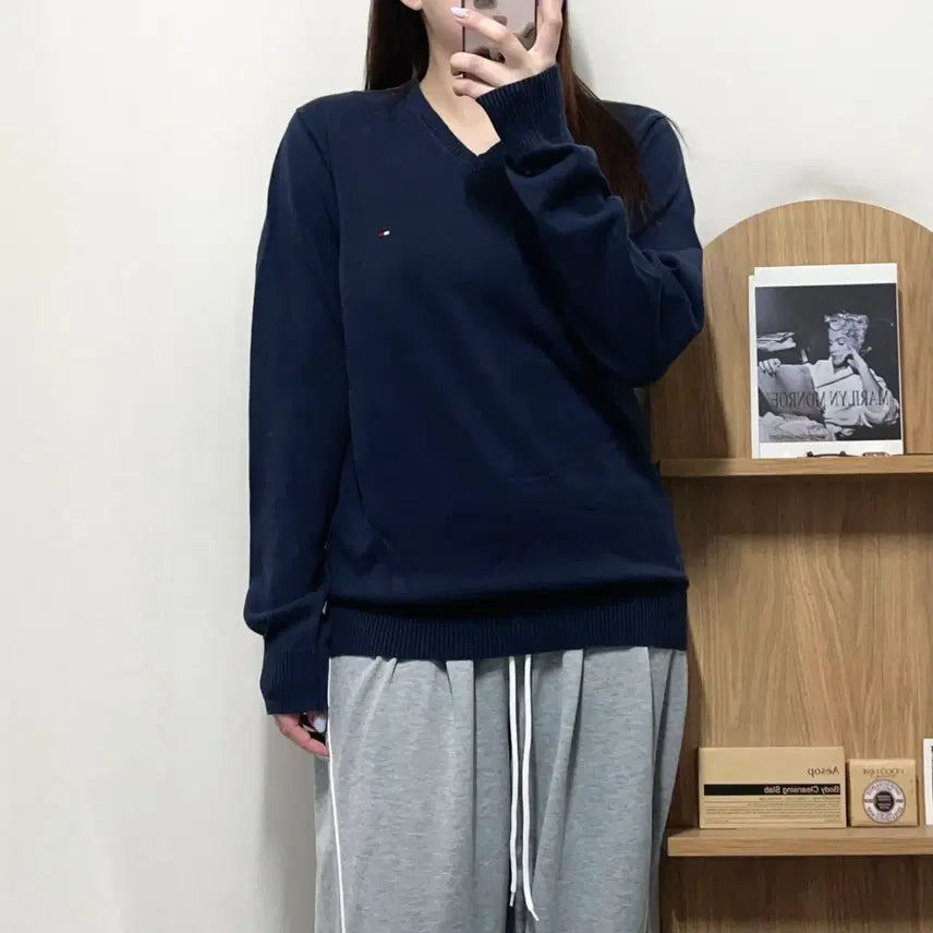 [BUNJANG] Tommy Hilfiger Navy V-Neck Knit Sweater Size S / [정품] 타미 네이비 브이넥 니트 [ S ]