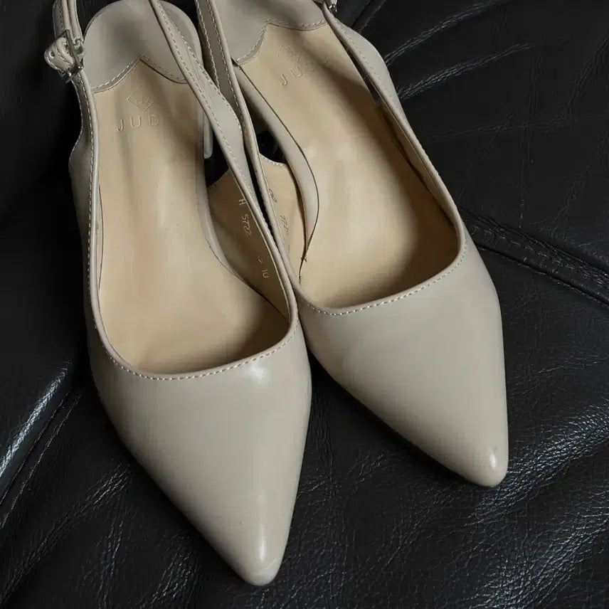 [SOLD OUT] JUDE 쥬드 베이지 슬링백 펌프스 (245)