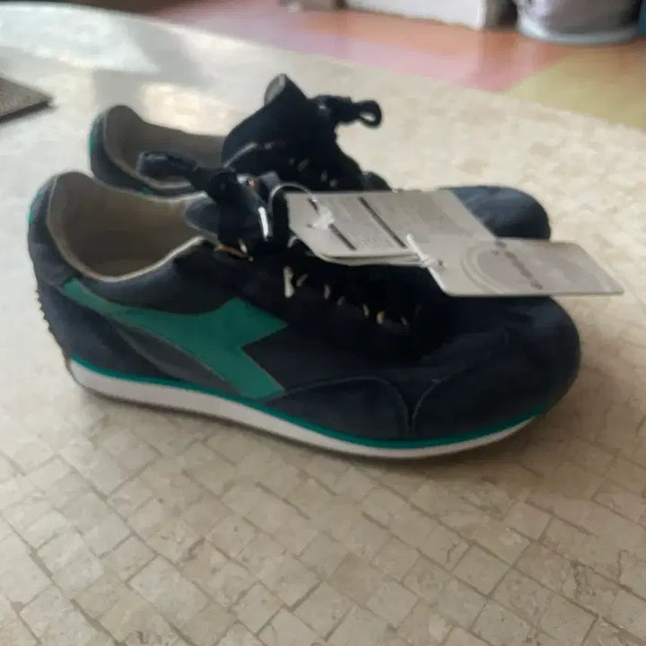 [BUNJANG] Diadora Heritage Equipe Stone Washed Sneakers 215mm / 디아도라 헤리티지 이큅 스톤워시 215mm 미착용