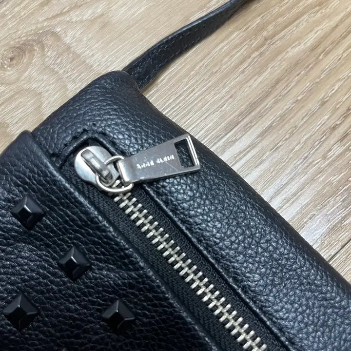 [BUNJANG] Anne Klein Studded Leather Crossbody Bag / 앤 클라인 스터드 소가죽 크로스백