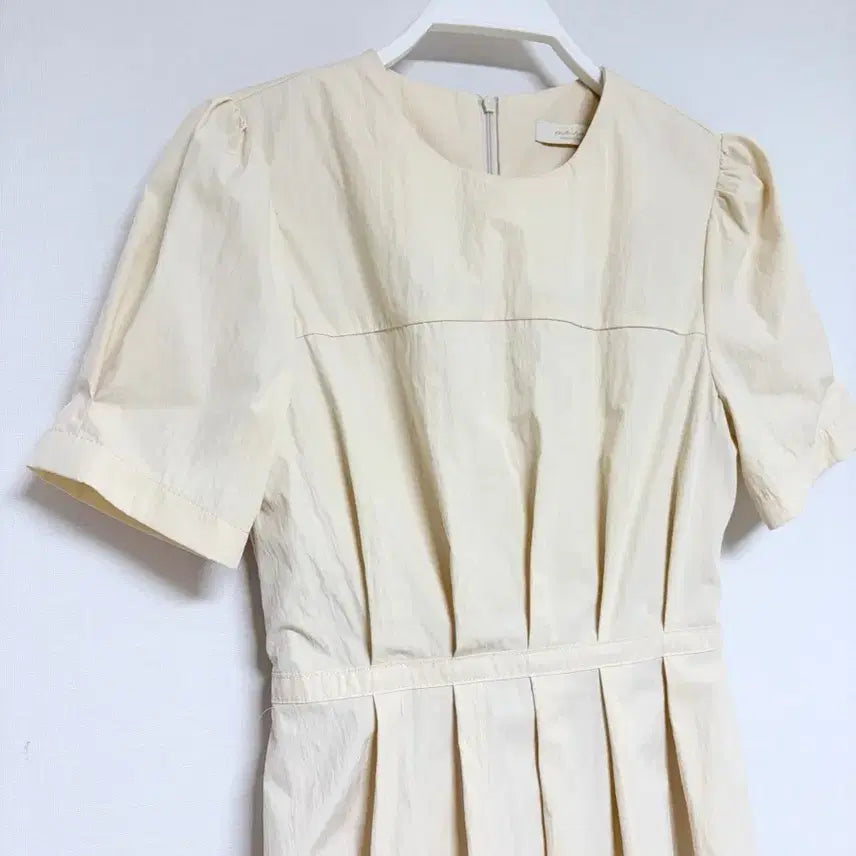 [BUNJANG] Cream Crinkled Pleats Long Dress / 크림 바스락 플리츠 롱 원피스