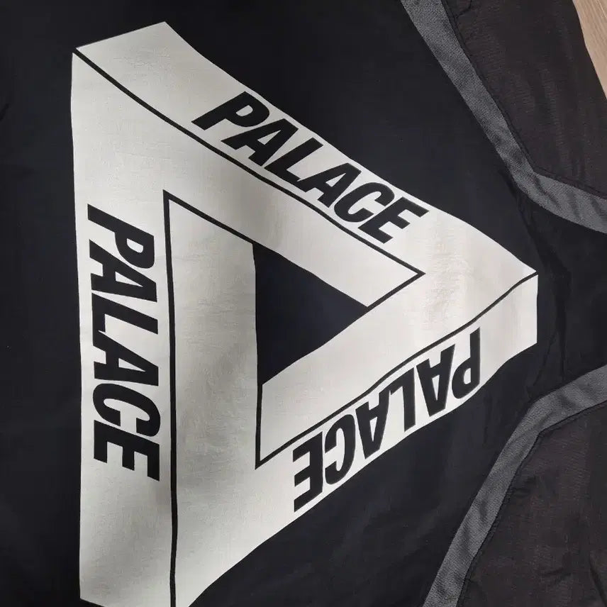 [BUNJANG] Palace Sport Shell Crewneck Black / [M]팔라스 스포츠 쉘 크루넥 블랙 팝니다