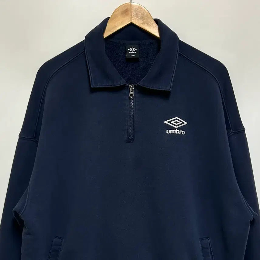 [BUNJANG] Umbro Half-Zip Polo Sweatshirt / [남자-100]엄브로 하프집 폴로 맨투맨 스웨트셔츠