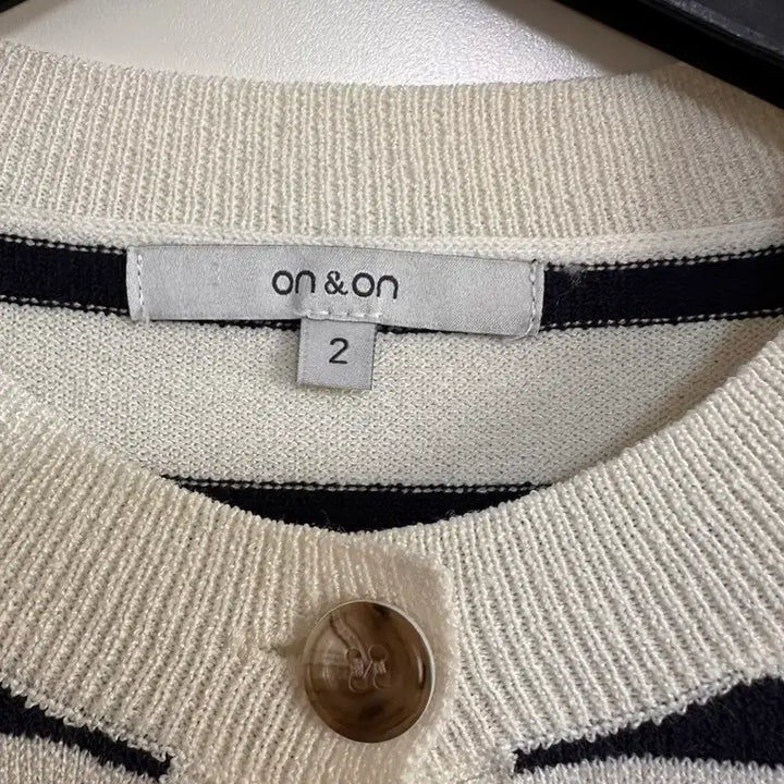 [SOLD OUT] 온앤온스트라이프 반팔 가디건 55 상태넘좋아요