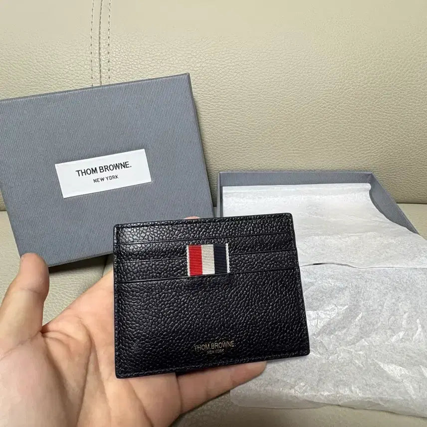 [SOLD OUT] 톰브라운 블랙 프레인 카드지갑