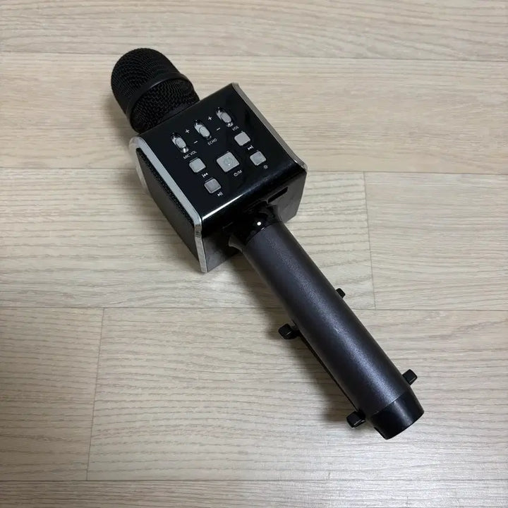 [SOLD OUT] ziniQ KTV-Q7 블랙 블루투스 노래방마이크