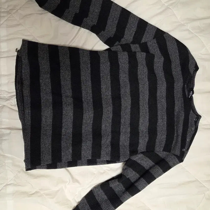 [BUNJANG] Stripe Knit Top (Off-the-Shoulder) / 예쁜 스트라이프 여름재질 니트옷(오프숄더 가능)