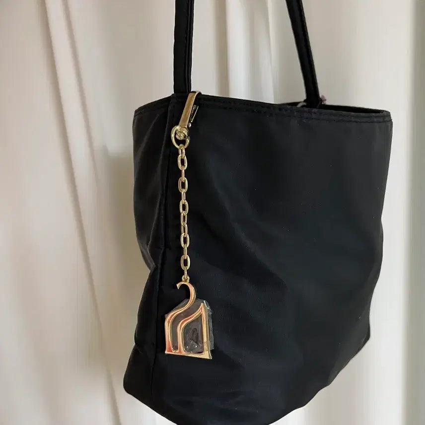 [SOLD OUT] (새상품) 골드 메탈 체인 가방참 열쇠고리 폰스트랩참 키링