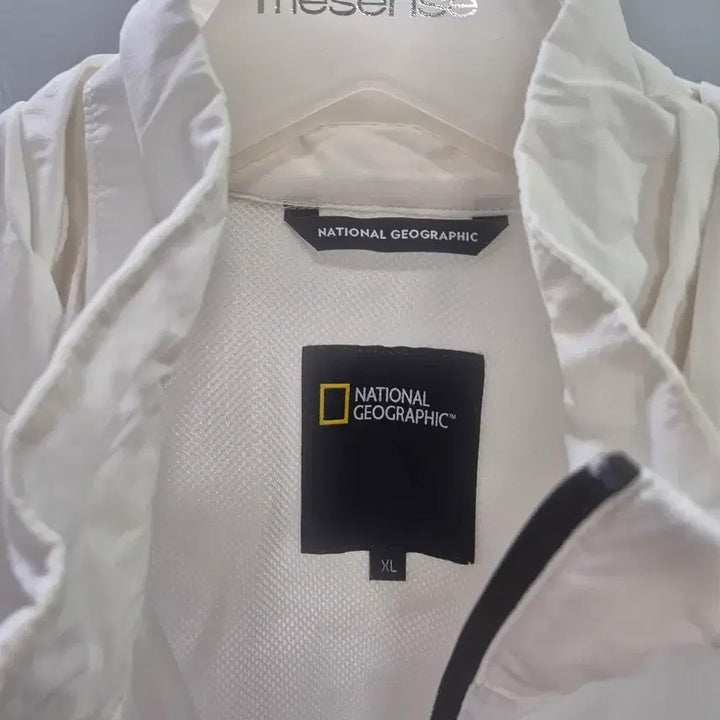 [BUNJANG] National Geographic White Windbreaker Jumper XL / 내셔널지오그래픽  바람막이 점퍼