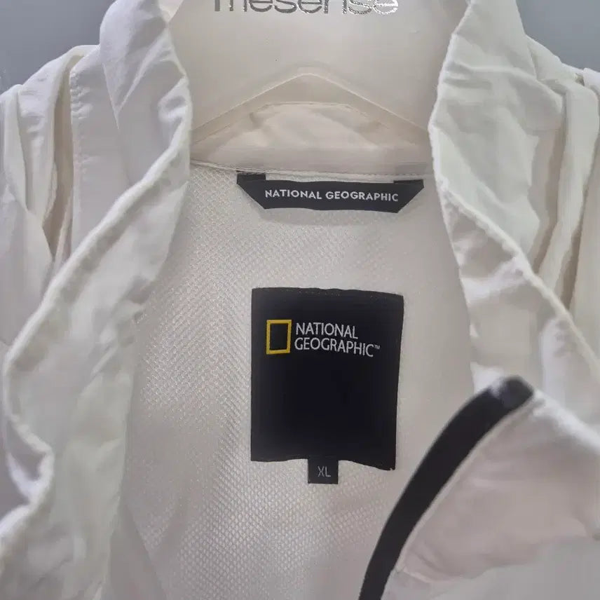[BUNJANG] National Geographic White Windbreaker Jumper XL / 내셔널지오그래픽  바람막이 점퍼