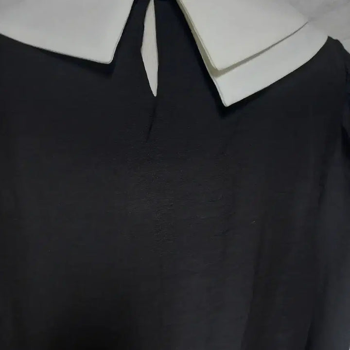 [BUNJANG] Two-Way Collar Color-Blocked Blouse / 투웨이카라 배색 블라우스(새옷)