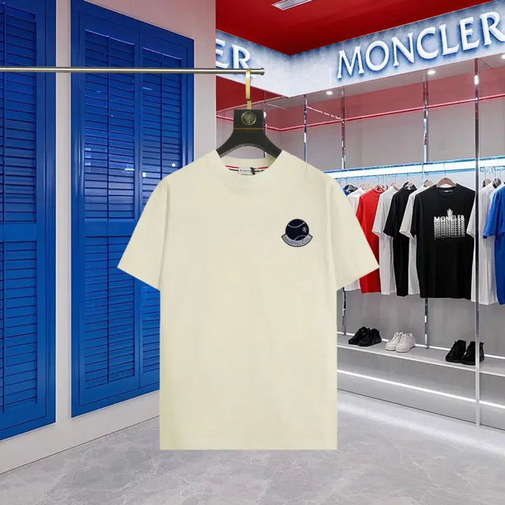 [BUNJANG] Moncler Embroidered Small Logo T-Shirt / 몽클레어 반팔티셔츠 여름 스몰로고 자수
