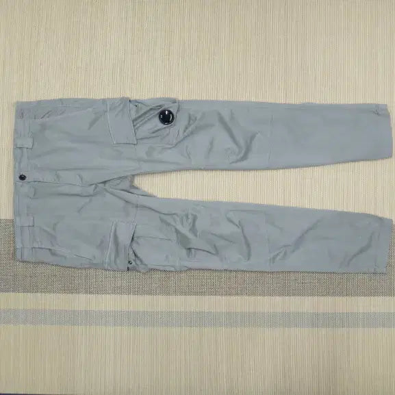 [BUNJANG] CP Company Lens Stretch Satin Cargo Pants (32-33 Inch) / (32-33인치) 씨피 컴퍼니 렌즈 스트레치 새틴 카고 바지