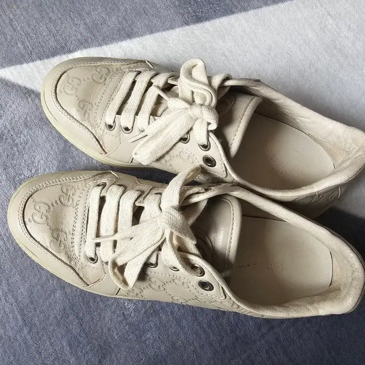 [BUNJANG] Gucci GG Embossed Low-Top Sneakers (Ivory / Size 36) / 정품] 구찌 GG 엠보스 로우탑 스니커즈 (아이보리 / 36사이즈)