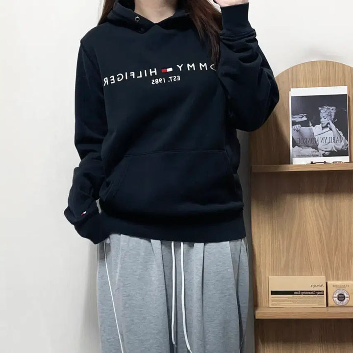 [BUNJANG] Tommy Hilfiger Black Big Logo Fleece Hoodie M / [정품] 타미 블랙 빅로고 기모 후드티 [ M ]