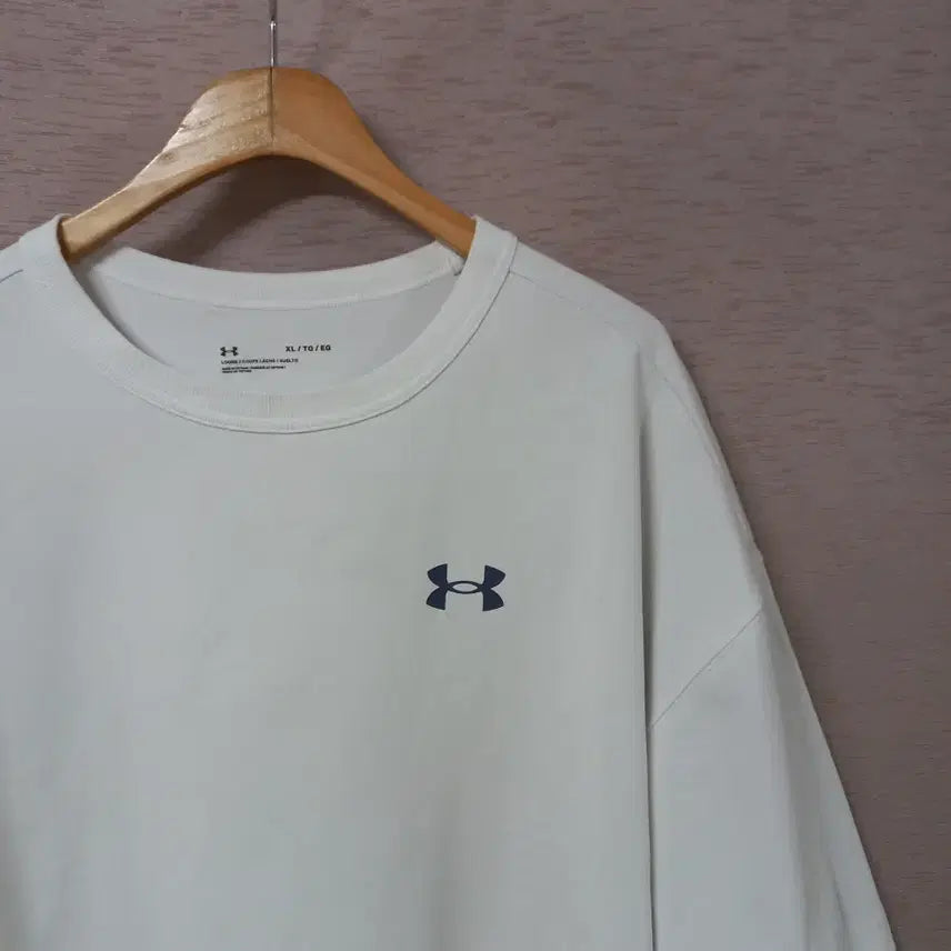 [BUNJANG] Under Armour White Printed T-Shirt Men&