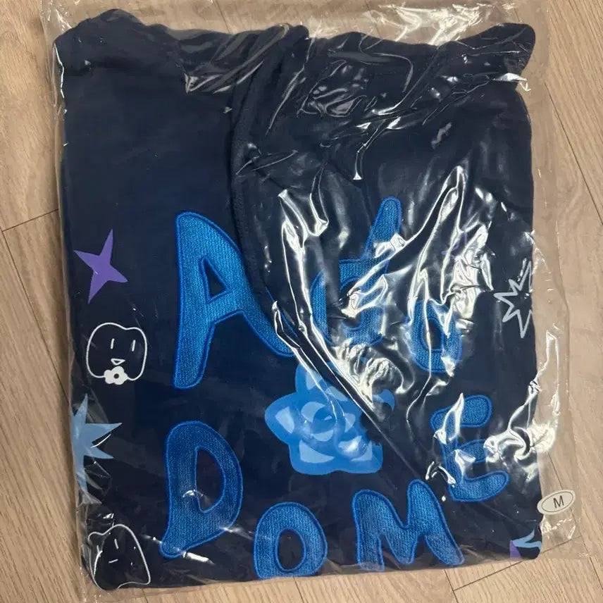 [BUNJANG] Ado Sealed Hoodie M Size / 미개봉 Ado 후드티 판매합니다