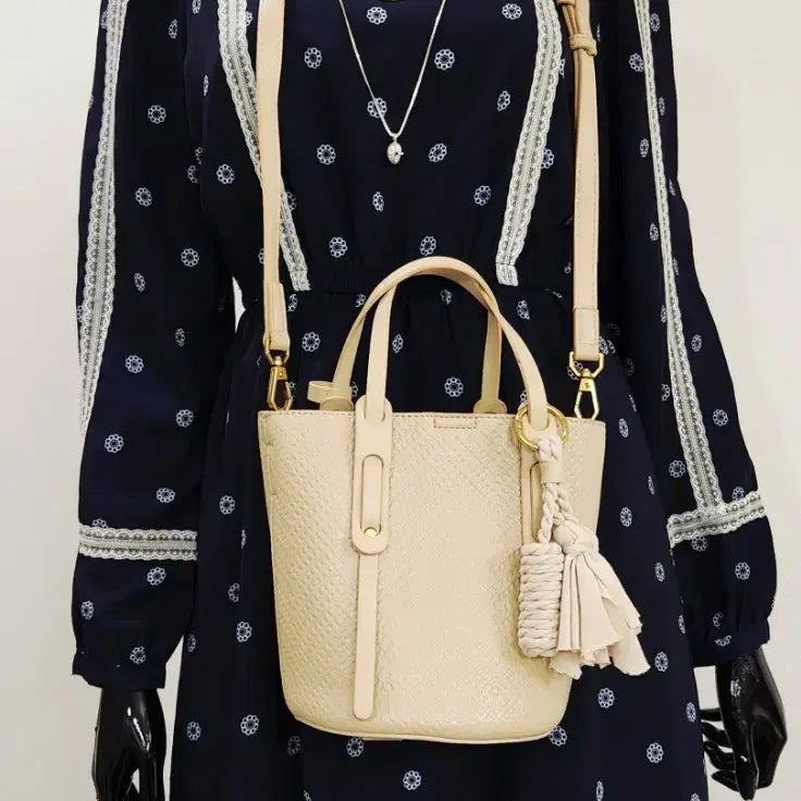 [SOLD OUT] 태슬바구니백