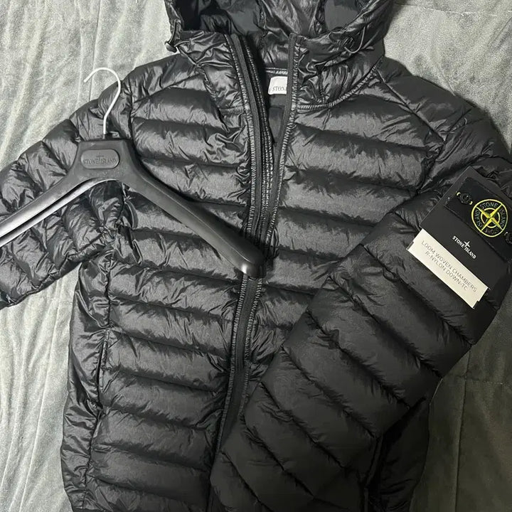 [BUNJANG] Stone Island 24FW Room Woven Lightweight Down Jacket Black M / [m] 24fw 스톤아일랜드 룸우븐 경량패딩 블랙