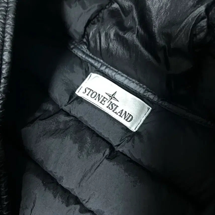[BUNJANG] Stone Island 24FW Room Woven Lightweight Down Jacket Black M / [m] 24fw 스톤아일랜드 룸우븐 경량패딩 블랙