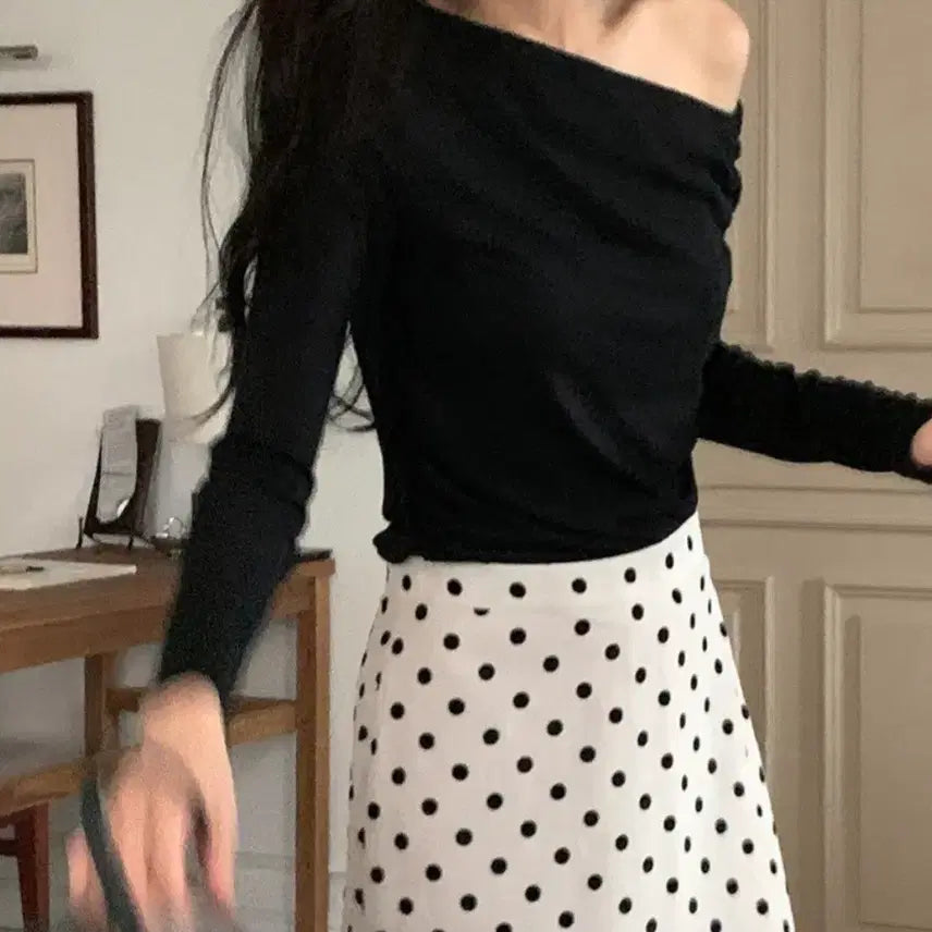 [BUNJANG] Jazz Shirring Off-Shoulder Top / 재즈 셔링 오프숄더티