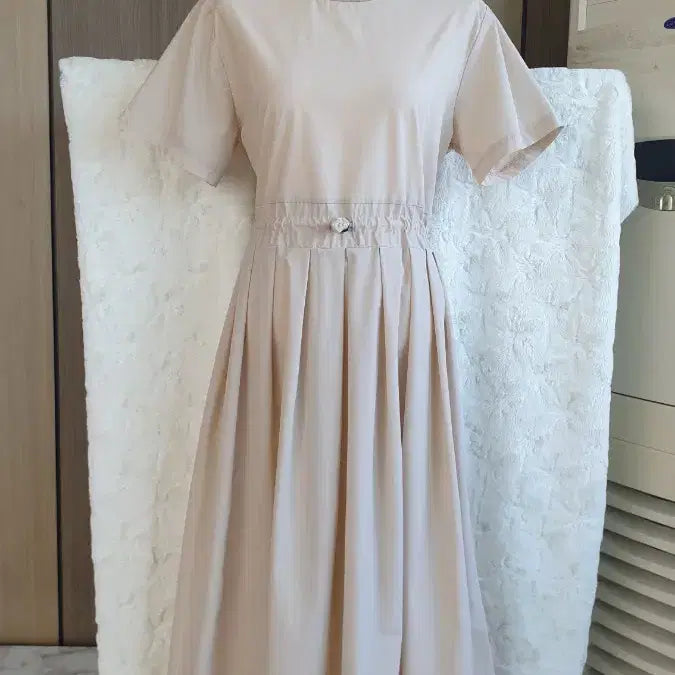 [BUNJANG] Beige Fit-and-Flare Midi Dress / 원피스 예뻐요