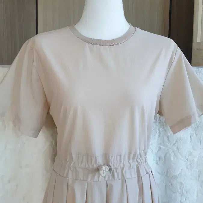 [BUNJANG] Beige Fit-and-Flare Midi Dress / 원피스 예뻐요