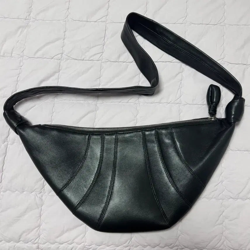 [BUNJANG] Leather Crossbody Bag / 가죽 크로스백
