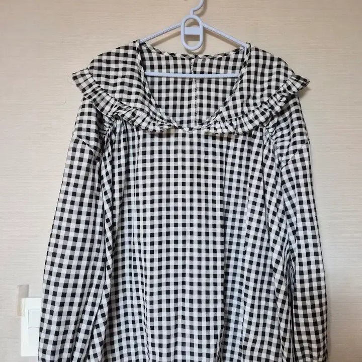 [BUNJANG] Plus Size Long Sleeve Gingham Blouse with Frill Collar / 빅사이즈 체크 깅엄 블라우스 긴팔 프릴 카라