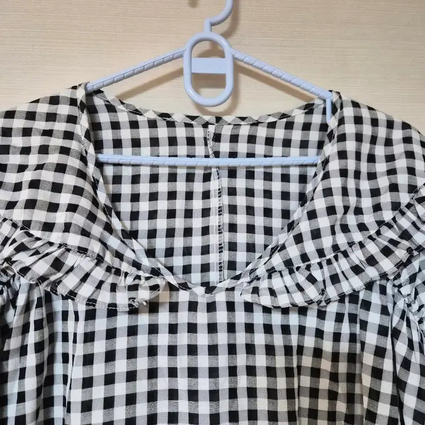 [BUNJANG] Plus Size Long Sleeve Gingham Blouse with Frill Collar / 빅사이즈 체크 깅엄 블라우스 긴팔 프릴 카라