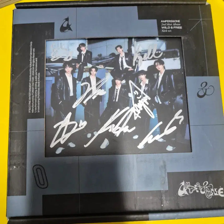 [BUNJANG] AMPERS&amp;ONE 2nd Album WILD &amp; FREE Signed Album / 앰퍼샌드원 2집 앨범 WILD &amp; FREE 친필싸인