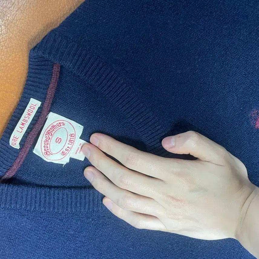 [SOLD OUT] 브룩스브라더스 네이비 브이넥 니트