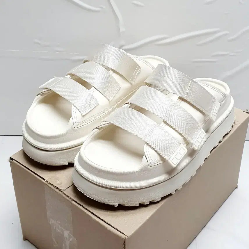 [BUNJANG] UGG GoldenGlow Platform Strap Slides (240mm) / UGG 어그 골든글로우 플랫폼 스트랩 슬라이드 240