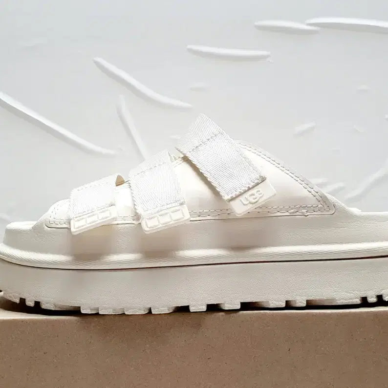 [BUNJANG] UGG GoldenGlow Platform Strap Slides (240mm) / UGG 어그 골든글로우 플랫폼 스트랩 슬라이드 240