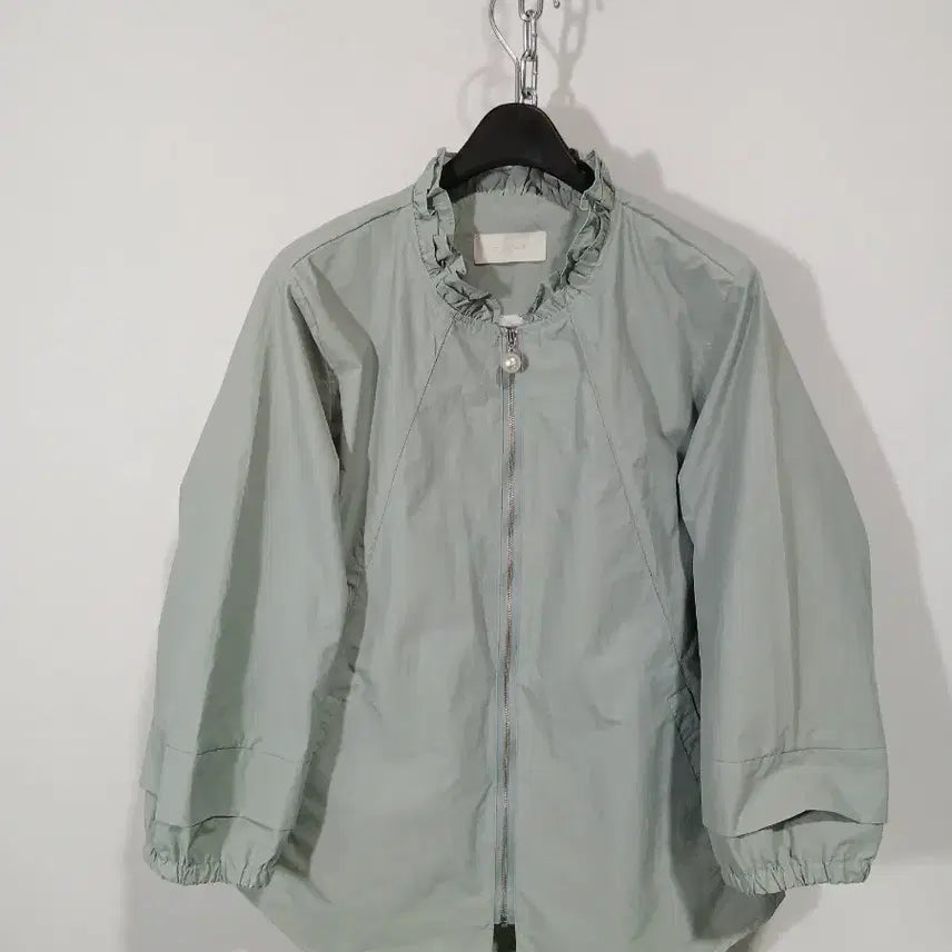 [BUNJANG] Ruffle Zip-Up Anorak Jacket / 프릴 집업 아노락 자켓