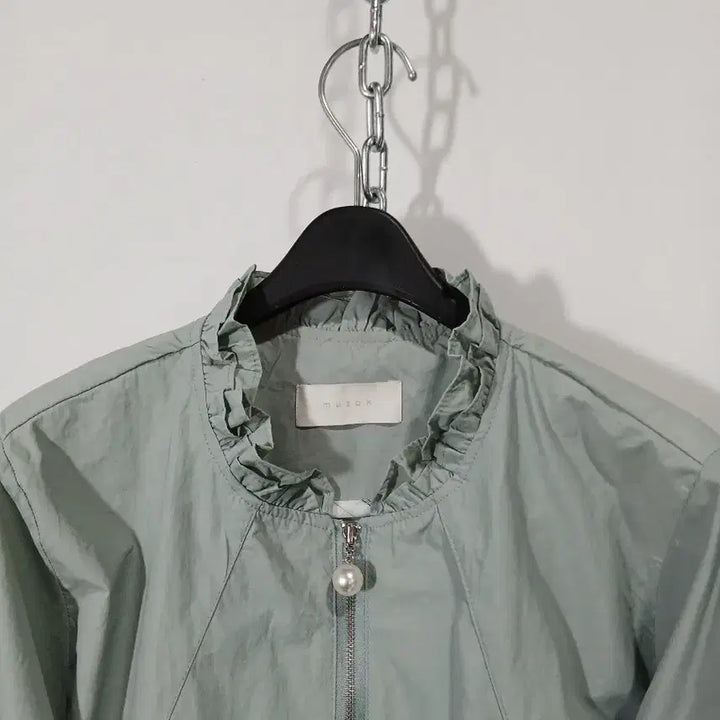 [BUNJANG] Ruffle Zip-Up Anorak Jacket / 프릴 집업 아노락 자켓