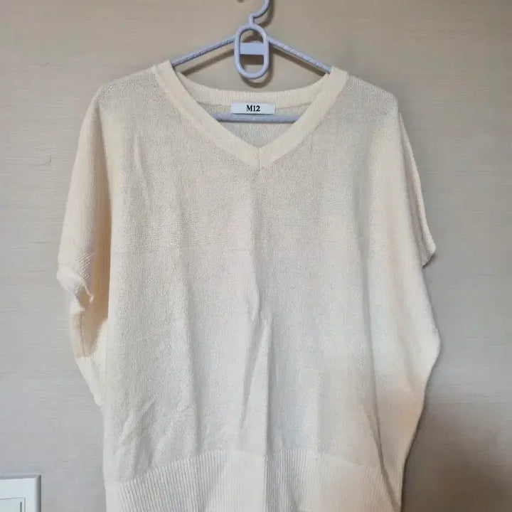 [BUNJANG] M12 V-Neck Short Sleeve Knit Ivory / M12 브이넥 반팔 니트 아이보리