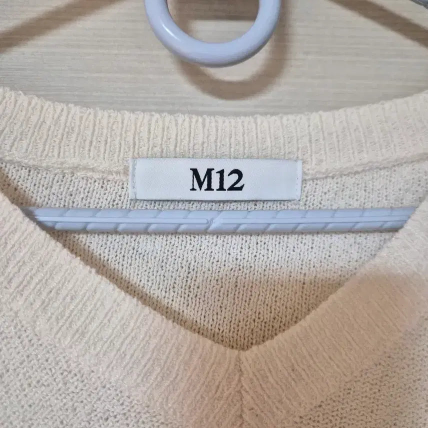[BUNJANG] M12 V-Neck Short Sleeve Knit Ivory / M12 브이넥 반팔 니트 아이보리