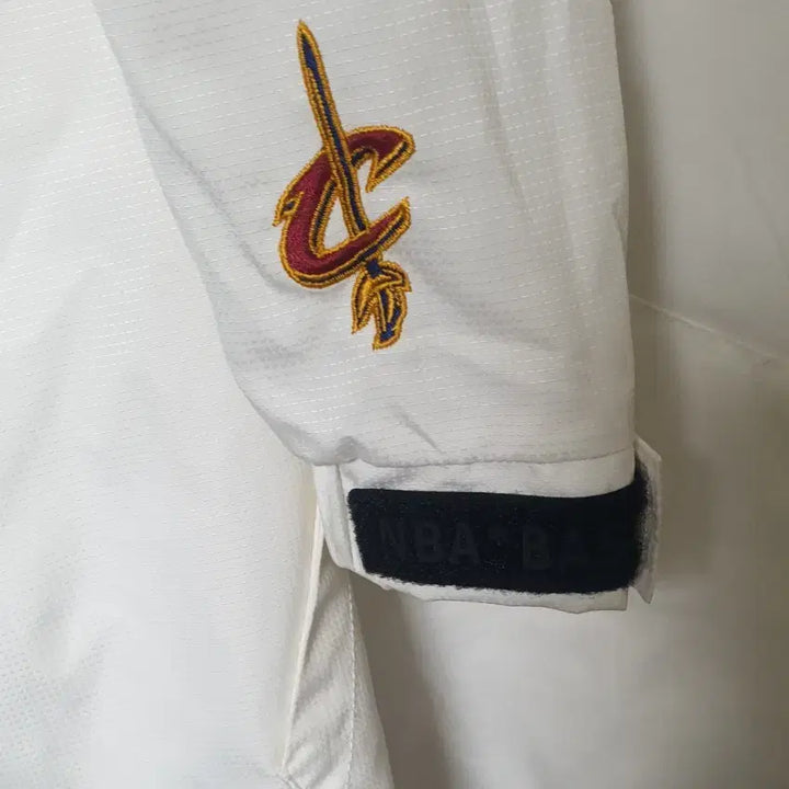 [BUNJANG] NBA Cleveland Cavaliers Anorak Windbreaker Jacket / NBA 클리블랜드 캐벌리어스 아노락 바람막이자켓 판매합니다