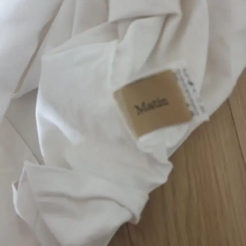 [BUNJANG] Matinkim Logo White Short Sleeve T-Shirt / 마뗑킴 로고 흰색 반팔 티셔츠