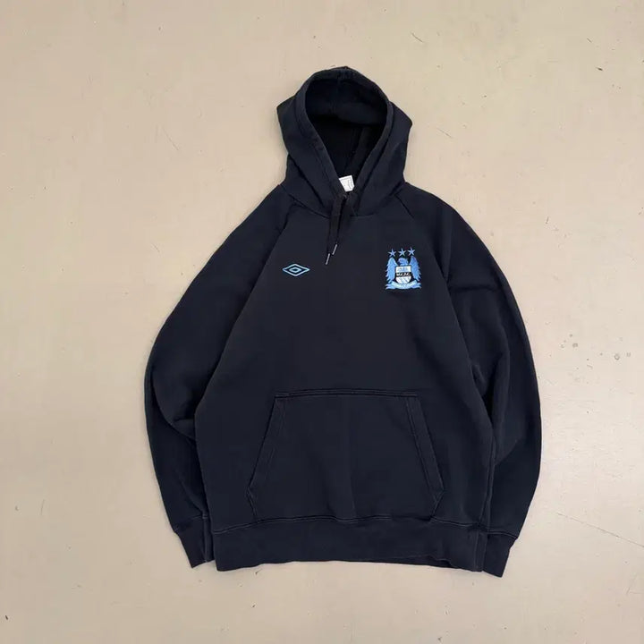 [SOLD OUT] 엄브로 맨시티 후드티