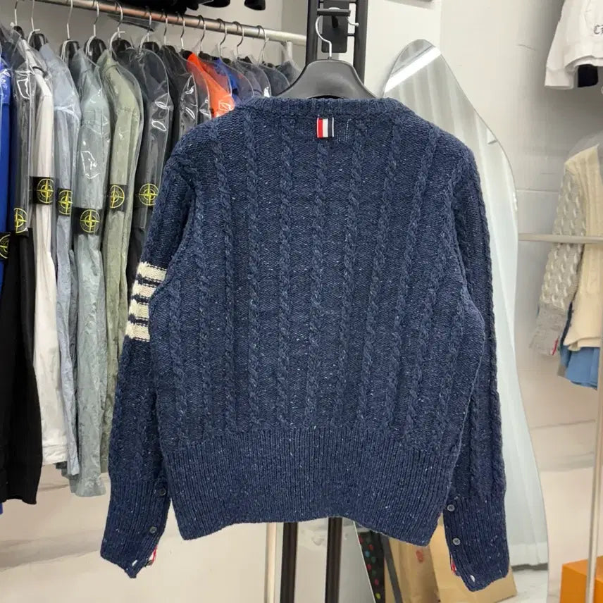 [BUNJANG] Thom Browne Diagonal Stripe Donegal Cable Knit Navy / [5] 톰브라운 사선완장 도네갈 케이블 니트