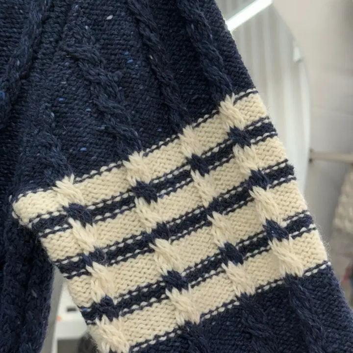 [BUNJANG] Thom Browne Diagonal Stripe Donegal Cable Knit Navy / [5] 톰브라운 사선완장 도네갈 케이블 니트