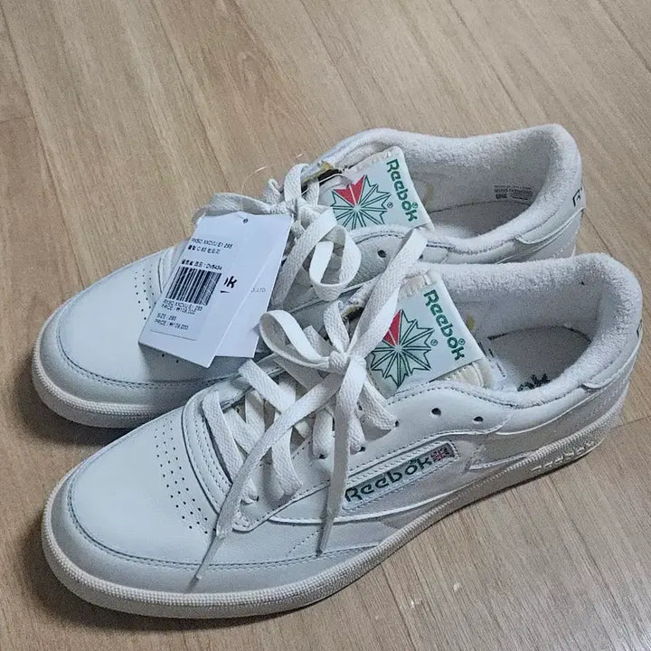 [BUNJANG] Reebok Club C 85 Vintage Chalk Green Sneakers / 리복 클럽c85 빈티지 초크 그린 285